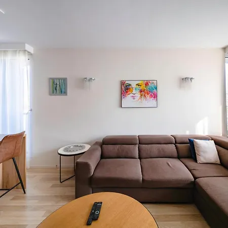 Lägenhet Modern & Spacious By Flat Mаnager Sofia