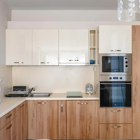 Modern & Spacious By Flat Mаnager