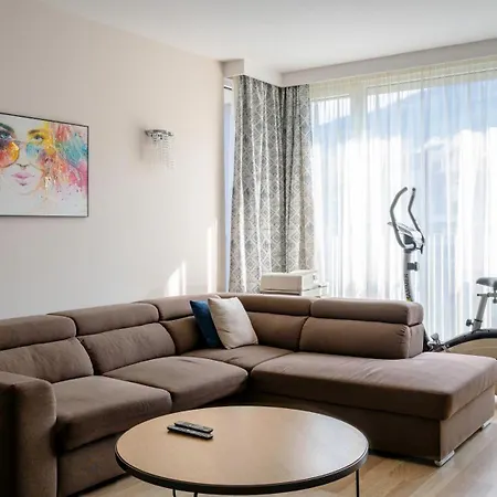 Apartment Modern & Spacious By Flat Mаnager *