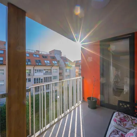 아파트 Modern & Spacious By Flat Mаnager