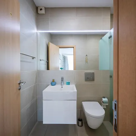 Modern & Spacious By Flat Mаnager