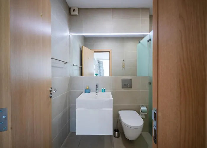 Modern & Spacious By Flat Mаnager